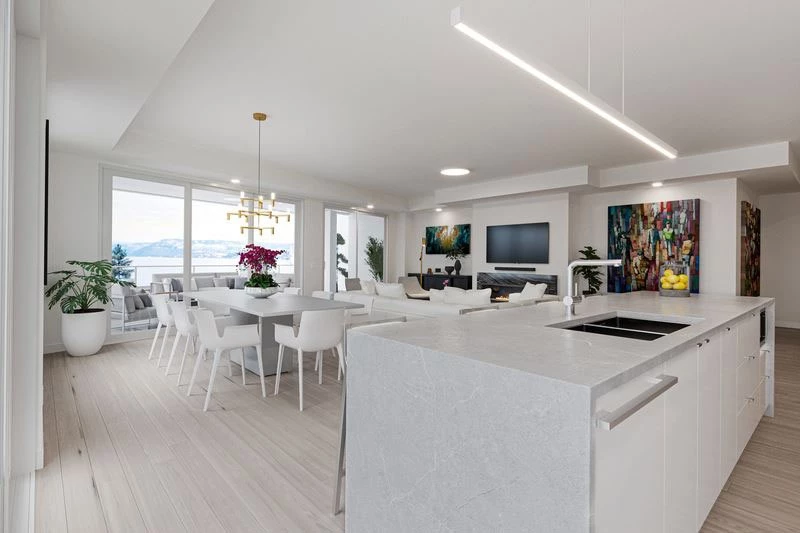 4071 Lakeshore by Fortune Marketing presale